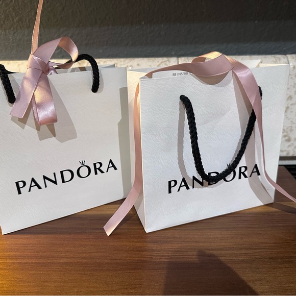 Pandora White and Pink Gift Bag & Box Collection - Picture 2 of 7